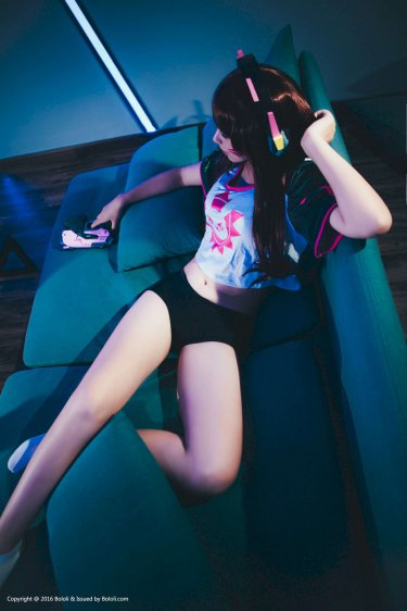 老婆把她闺蜜送我当生日礼物